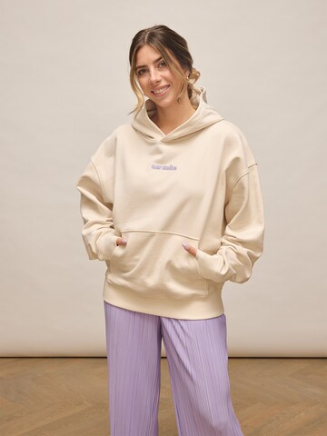 noar studios Sweatshirt in Beige: front