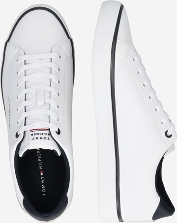 Sneaker low de la TOMMY HILFIGER pe alb