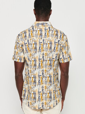 geltona KOROSHI Priglundantis modelis Marškiniai
