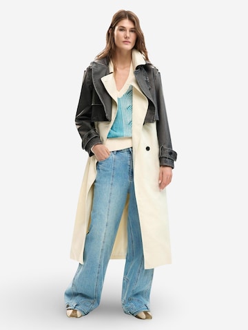 Desigual - Abrigo de entretiempo 'CHAQ_DUOLO 26SWEW34' en beige: frente