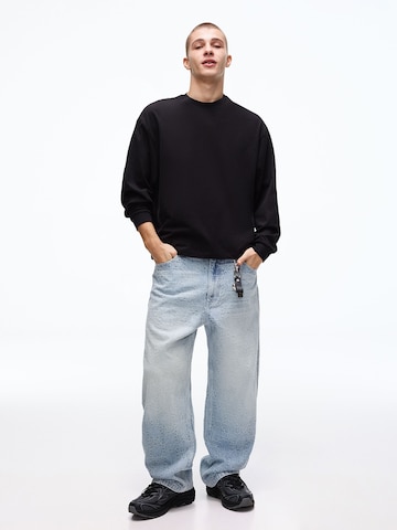 Barrel Jeans de la Bershka pe albastru