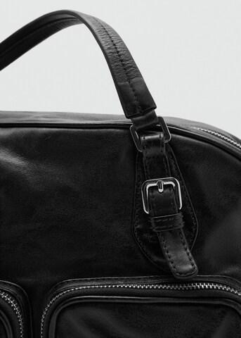 MANGO Schultertasche 'Min Maina' in Schwarz