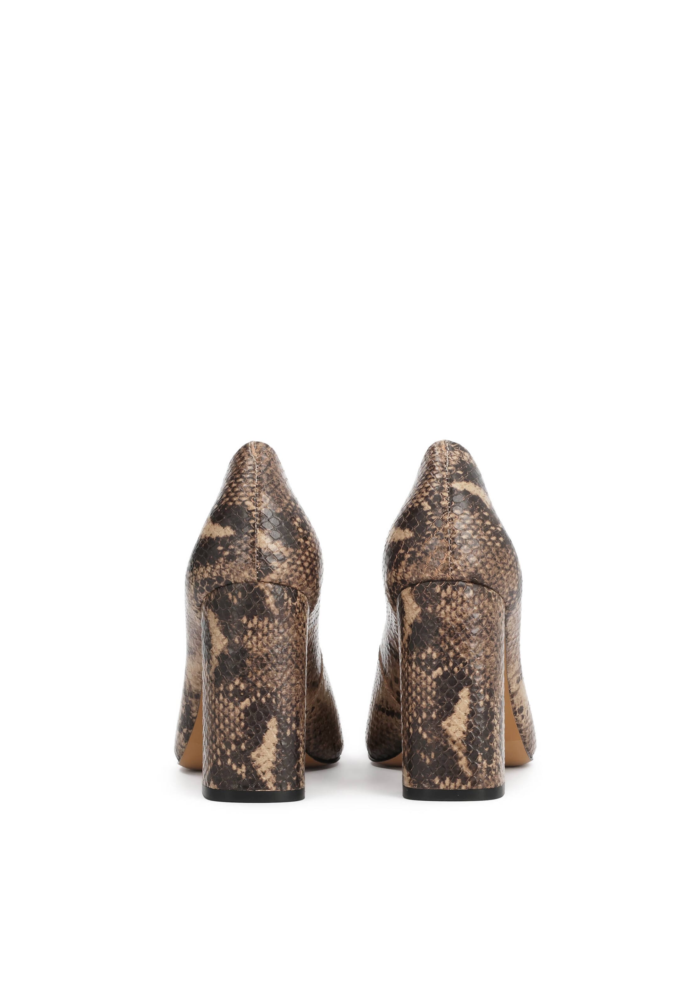 Kazar Pumps in Beige