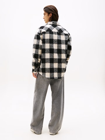 Tommy Jeans Comfort Fit Hemd in Schwarz