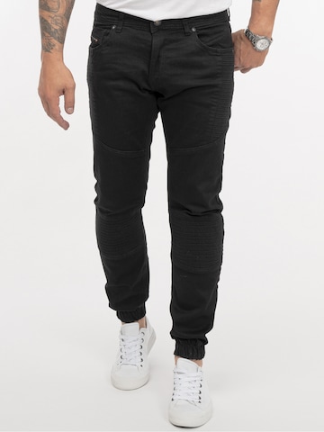 Rock Creek Tapered Jeans in Black: front