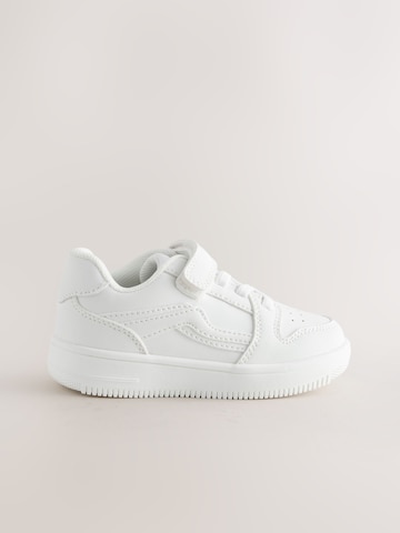 Baskets Next en blanc