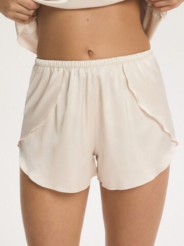 Pigiama 'Pyjama Set Purella Trägertop V-Ausschnitt Satin Unifarben' di ESOTIQ in beige