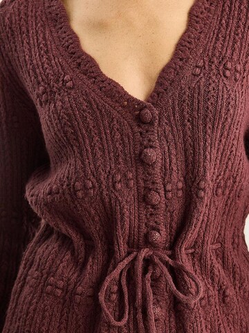 Bianco Lucci - Casaco de malha em castanho