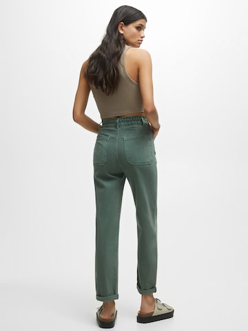 Pull&Bear Normalny krój Jeansy w kolorze zielony