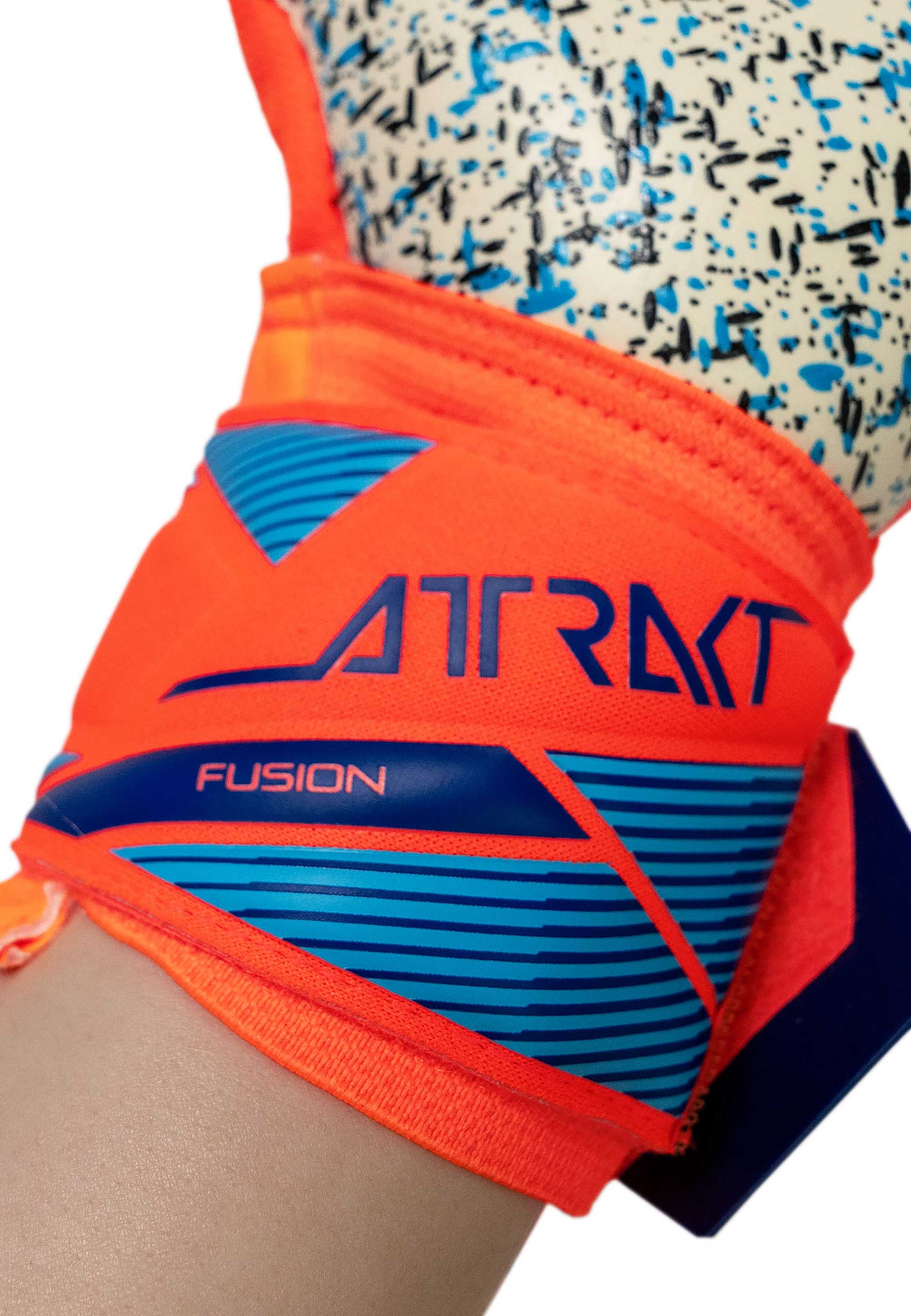 REUSCH Sports gloves 'Attrakt Fusion NC' in Blue