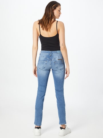 Coupe slim Jean 'Alexa' FREEMAN T. PORTER en bleu