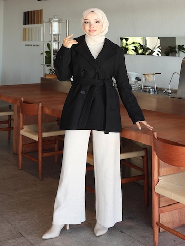 MODAMIHRAM Winter jacket in Black: front