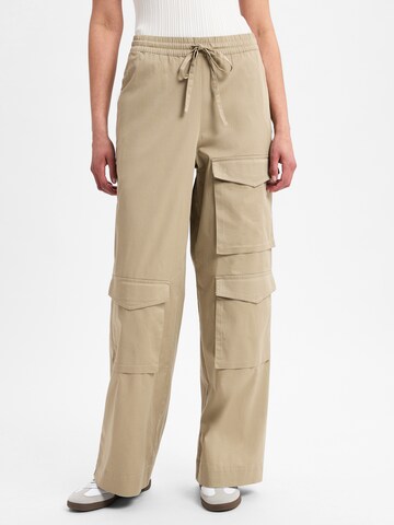 Marie Lund Flared Pleat-Front Pants ' ' in Brown: front