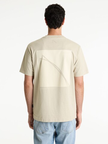 CHASIN' Shirt in Beige: front