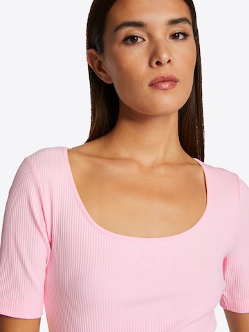 T-shirt Rich & Royal en rose