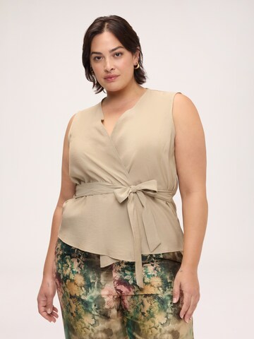 Fiorella Rubino Gilet in Beige