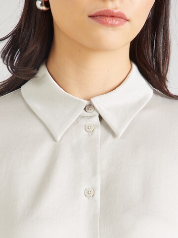 Chemisier 'CLOELIA' DRYKORN en beige