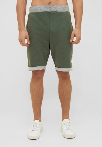 BENCH Regular Workout Pants in Green: front