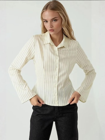 Camicia da donna di Hiccup in giallo: frontale