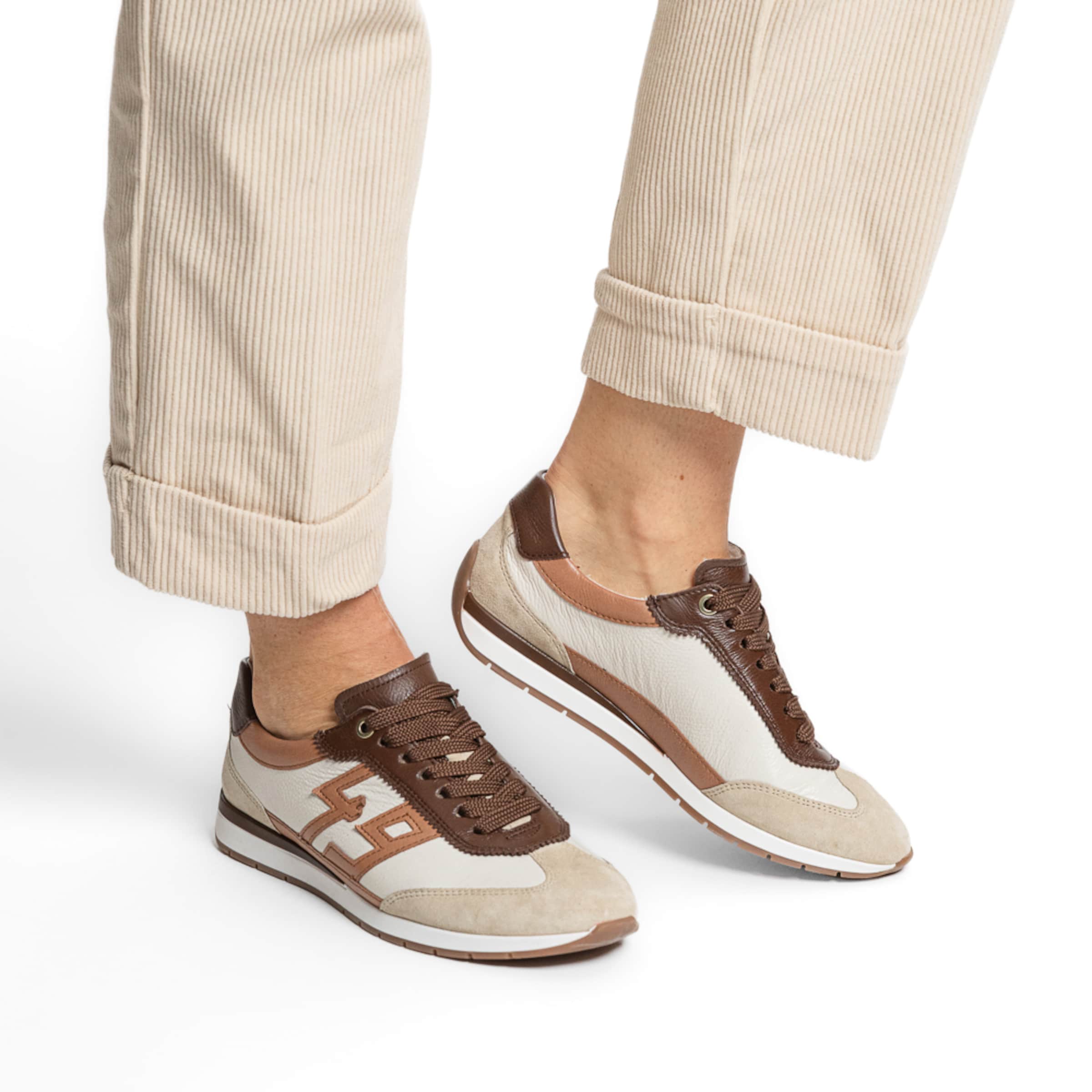 ARA Sneakers in Beige