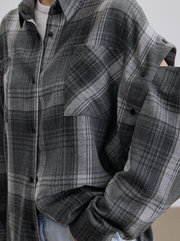 Estro Bluse‌‌‌‌‌‌‌‌‌‌ in Grau