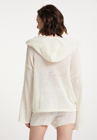 Pullover di IZIA in bianco