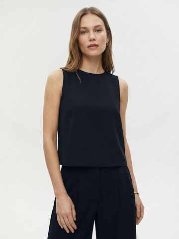 Everly Τοπ σε μπλε: μπροστά