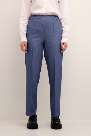 Regular Pantalon à plis 'Sakura' Kaffe en bleu : devant