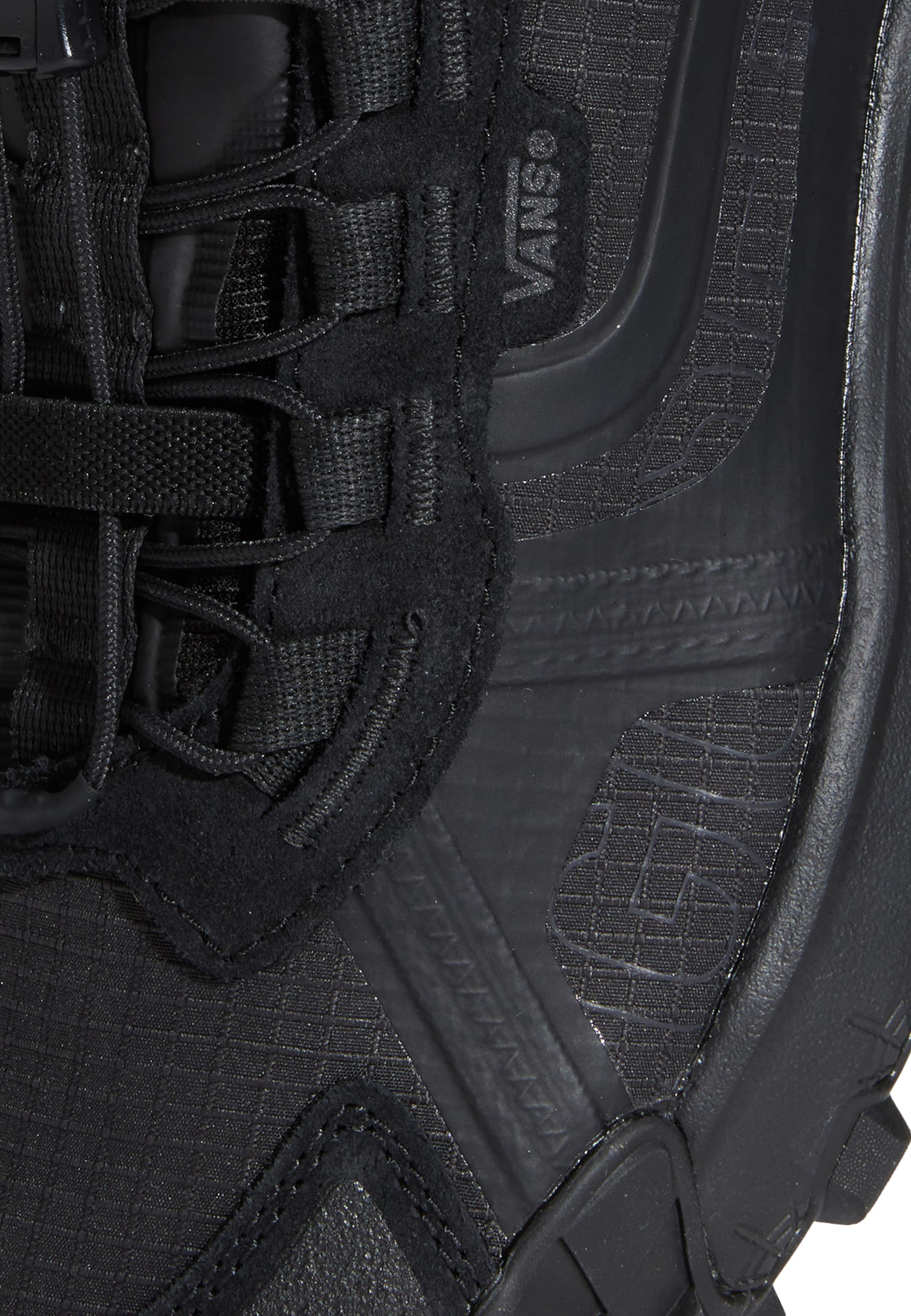 Sneaker bassa di VANS in nero