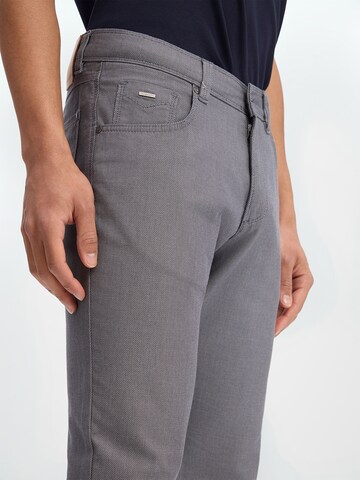 bugatti Regular Hose 'Noan' in Grau