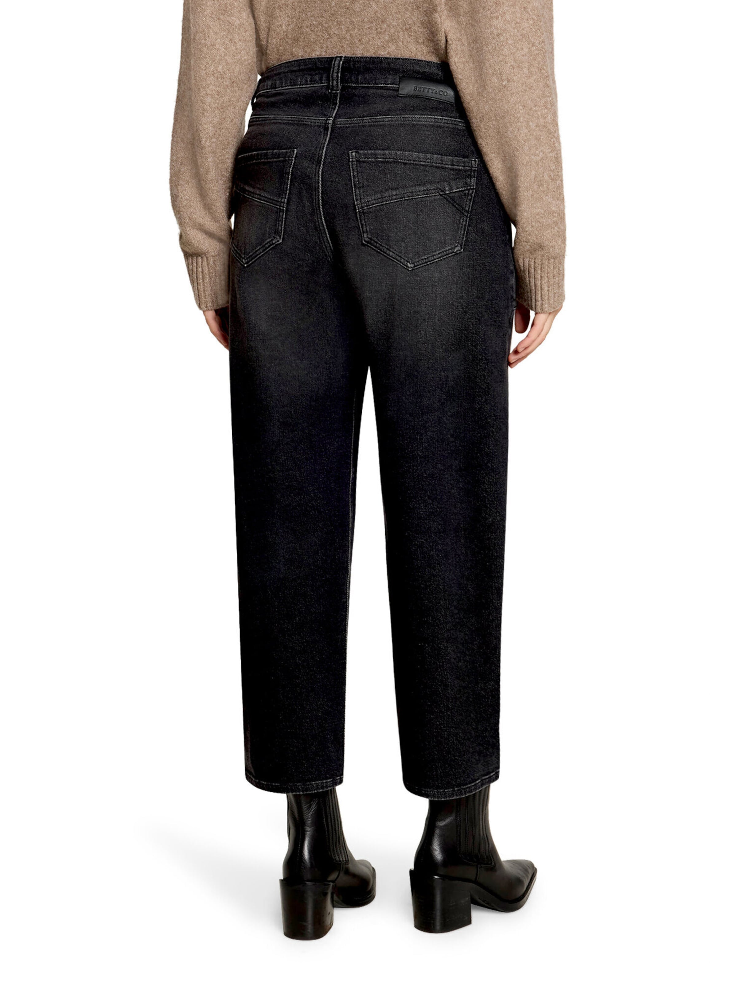 Coupe slim Jean Betty & Co en noir