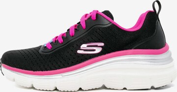 Baskets basses SKECHERS en noir : devant