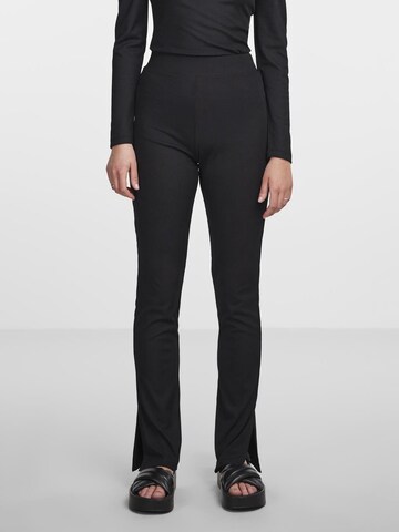 Skinny Leggings 'Maniella' PIECES en noir : devant