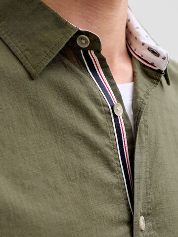 Regular fit Camicia di JACK & JONES in verde