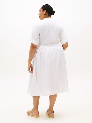 Robe-chemise Tommy Hilfiger Curve en blanc