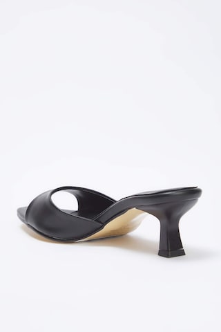 Trendyol - Sapatos de salto em preto