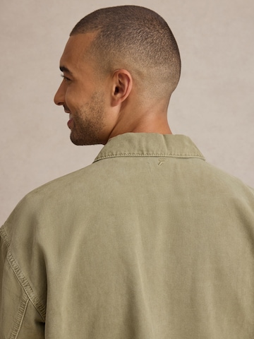 DAN FOX APPAREL Демисезонная куртка 'Laurenz' в Зеленый