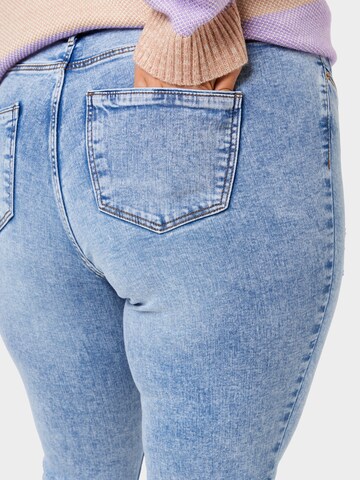 Vero Moda Curve Slimfit Jeans 'Tanya' in Blau