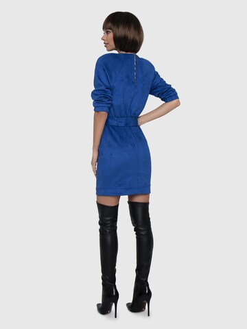 Anushka Jurk in Blauw