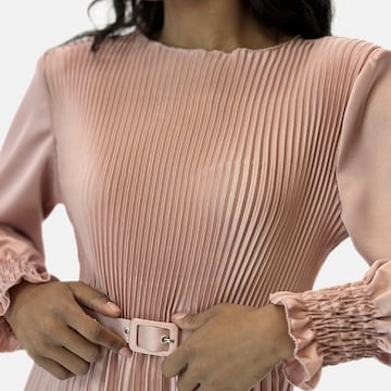 Elara Avondjurk in Roze