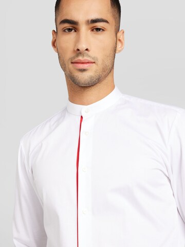 Coupe regular Chemise 'Kaleb' HUGO en blanc