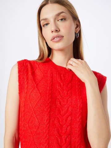 Trendyol Sweater in Red