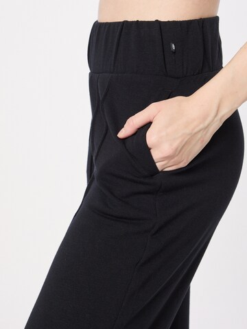Marika Zwężany krój Spodnie sportowe 'PALMER' w kolorze czarny