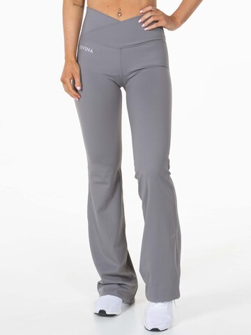Divina Flared Sporthose in Grau: Vorderseite