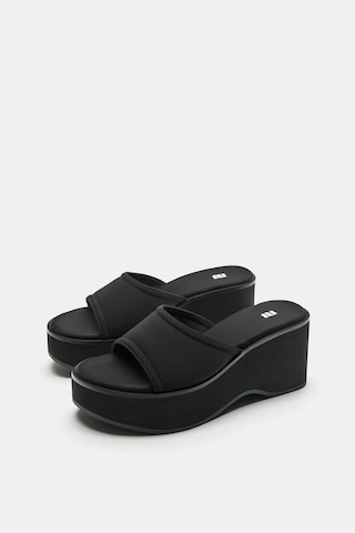 Pull&Bear Nizki natikači | črna barva