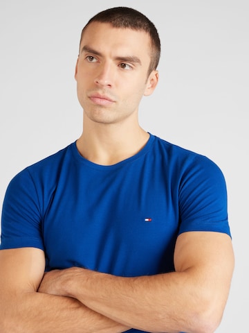 TOMMY HILFIGER Slim Fit T-Shirt in Blau