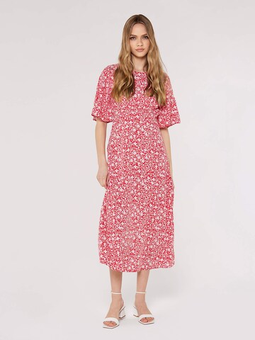 Robe Apricot en rouge