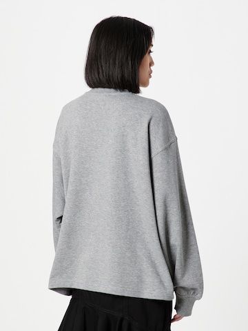 WEEKDAY Sweatshirt in Grau