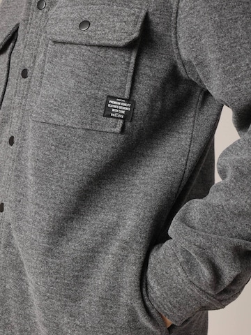 Deeluxe Tussenjas 'Taizo' in Grijs