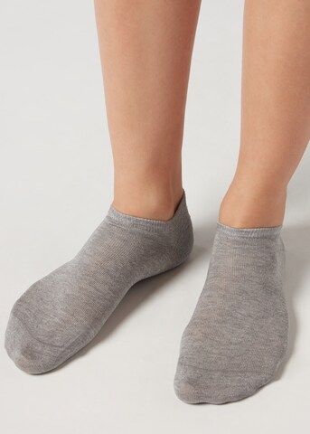 CALZEDONIA Ankle Socks in Grey: front